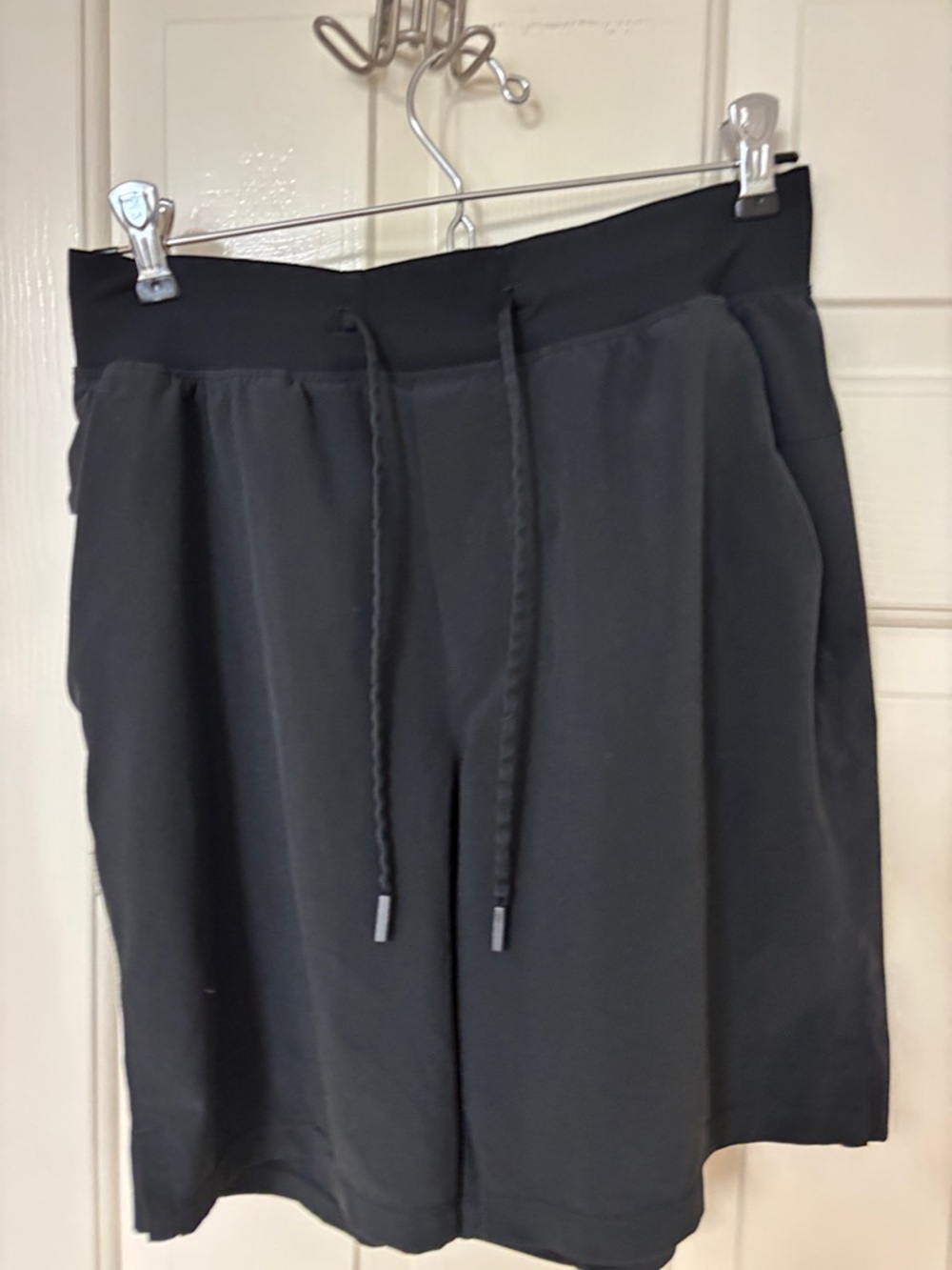 Lululemon men’s pace breaker 7 inch Black shorts with Pockets -  small, LL